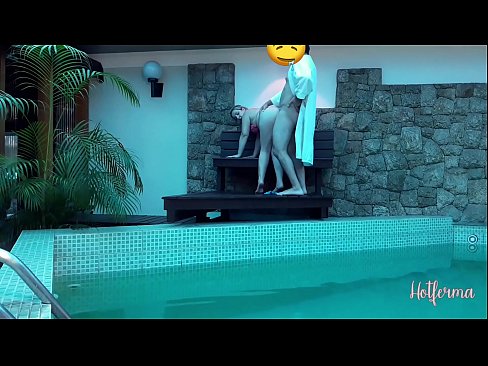 ❤️ Chefe convida empregada para a piscina, mas não conseguiu resistir a um Porno vídeo em porno pt-br.hentaibar-com.ru ❌